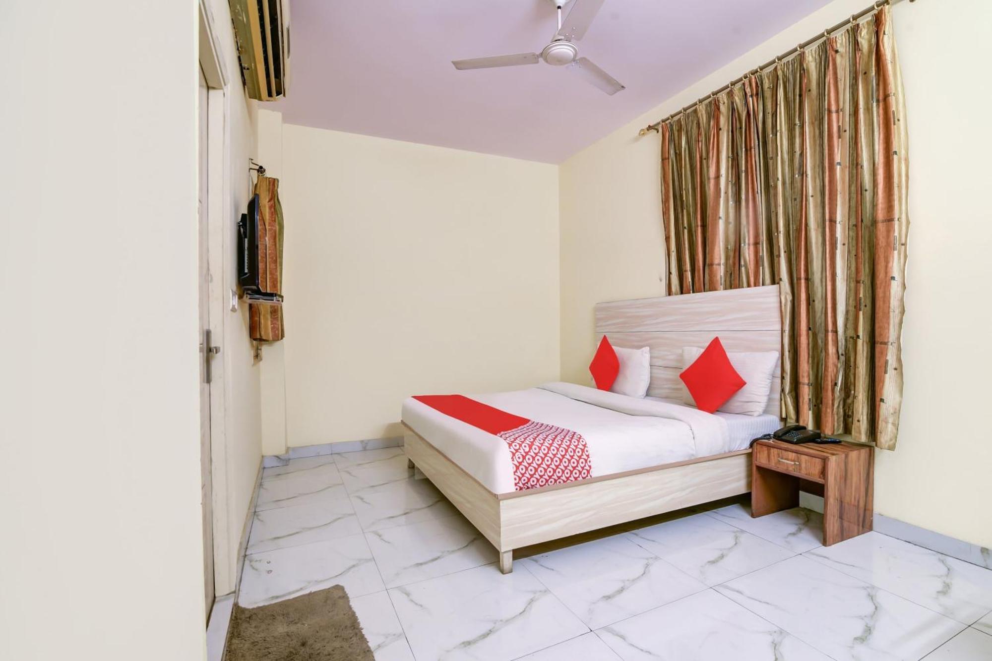 Hotel O 74192 Vishwakarma Palace เดลี ภายนอก รูปภาพ