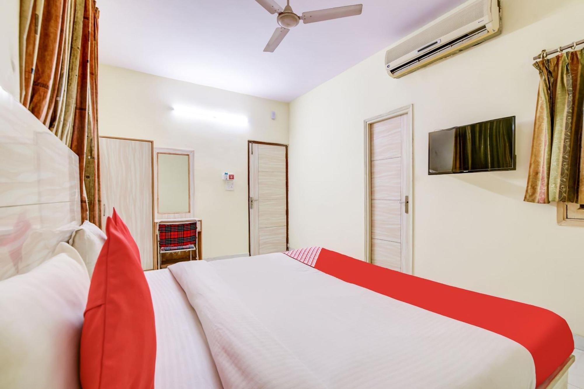 Hotel O 74192 Vishwakarma Palace เดลี ภายนอก รูปภาพ