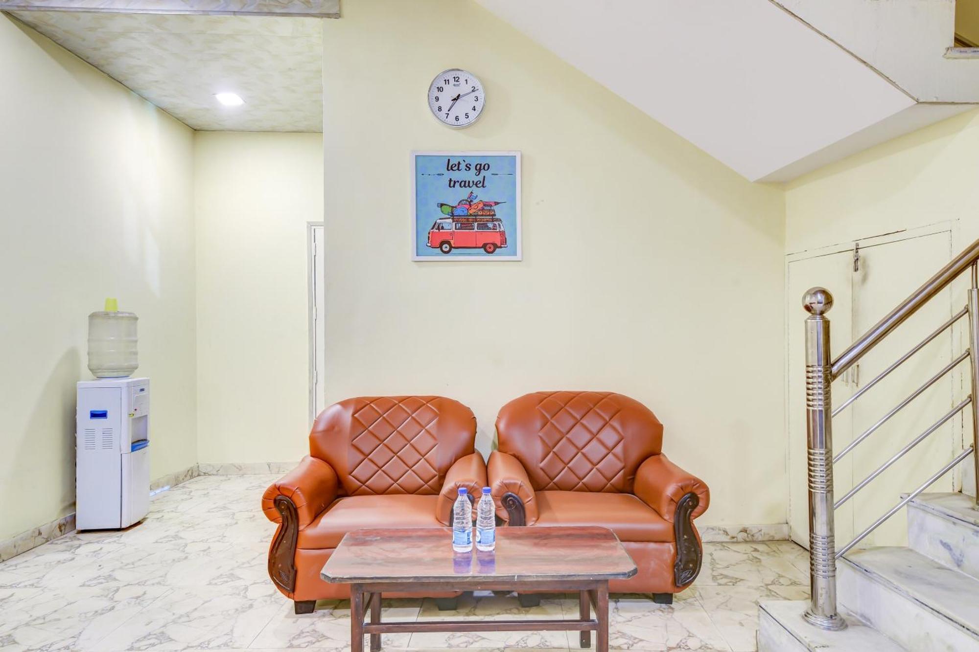 Hotel O 74192 Vishwakarma Palace เดลี ภายนอก รูปภาพ