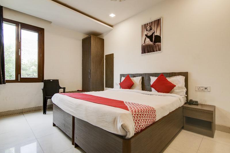 Hotel O 74192 Vishwakarma Palace เดลี ภายนอก รูปภาพ